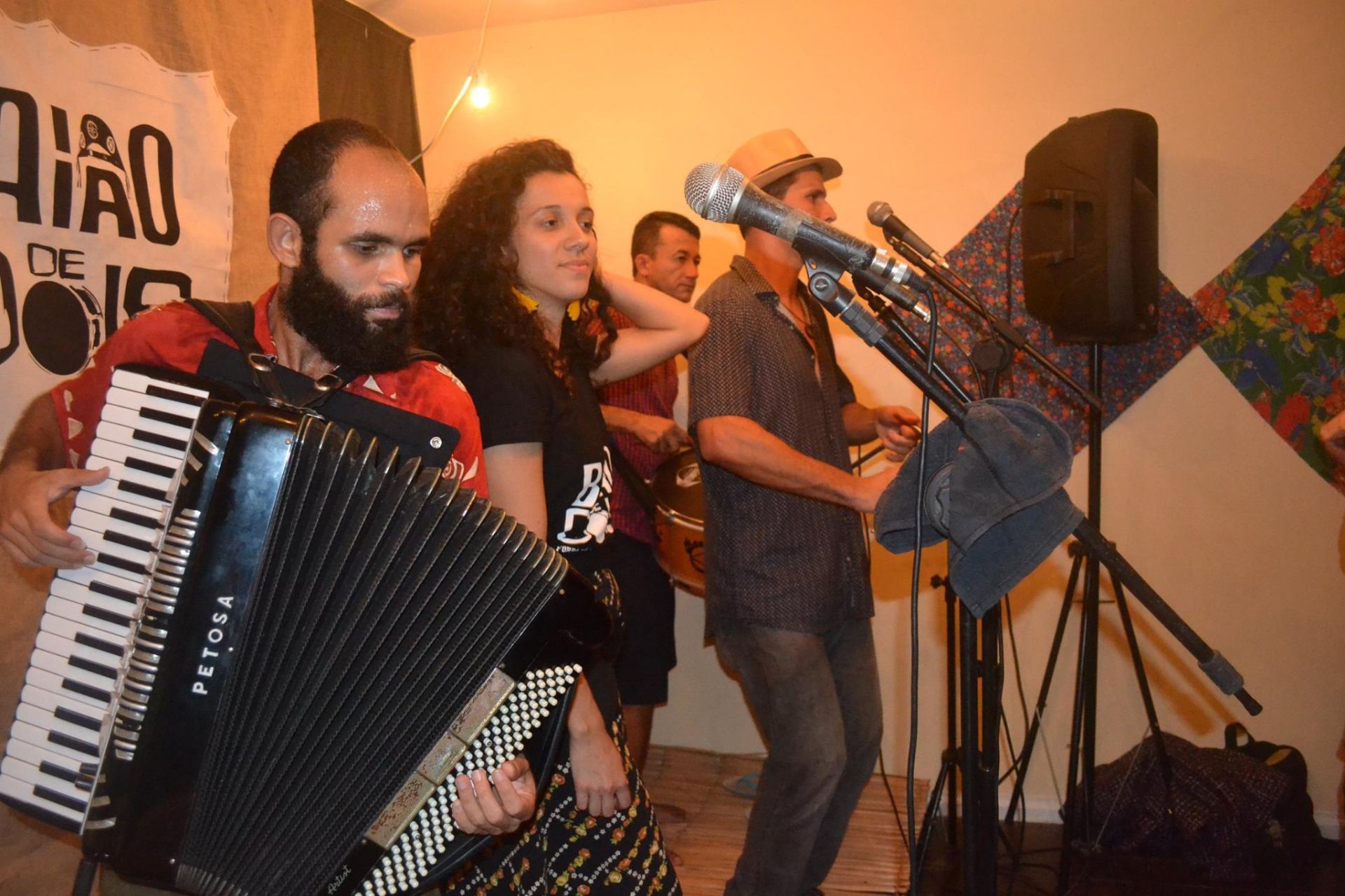 Trio ao vivo · sanfona, zabumba e voz