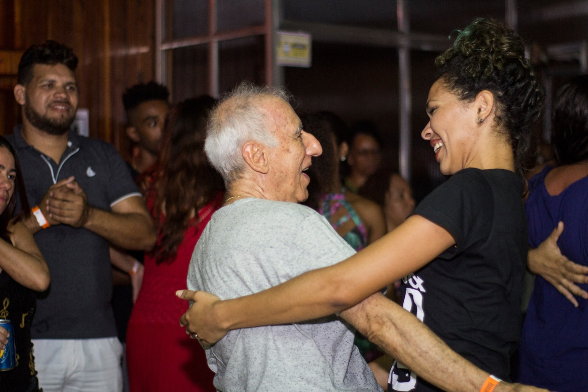 Sorrisos no par a par · encontro de gerações