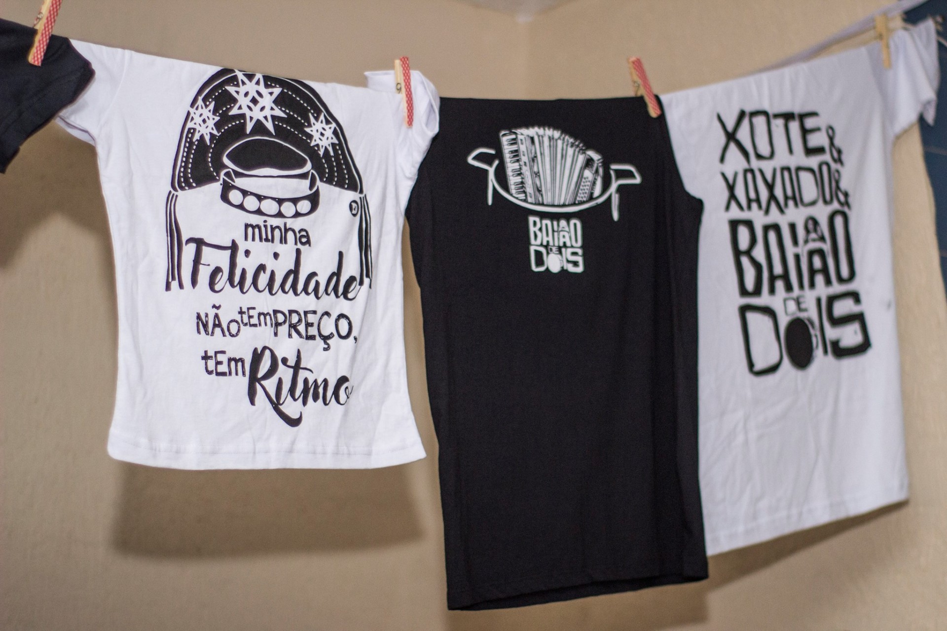 Identidade visual · camisetas do movimento